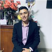 Profesor de educación física recreación y deportes, listo para dar clases